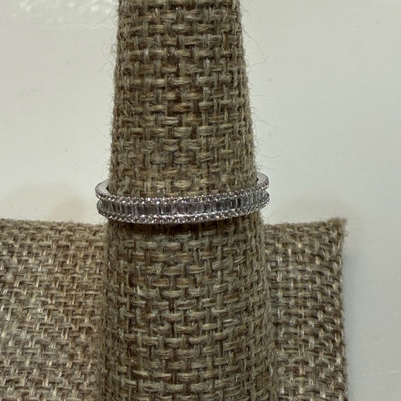 Stunning 14k white gold diamond eternity band ring - Picture 5 of 12